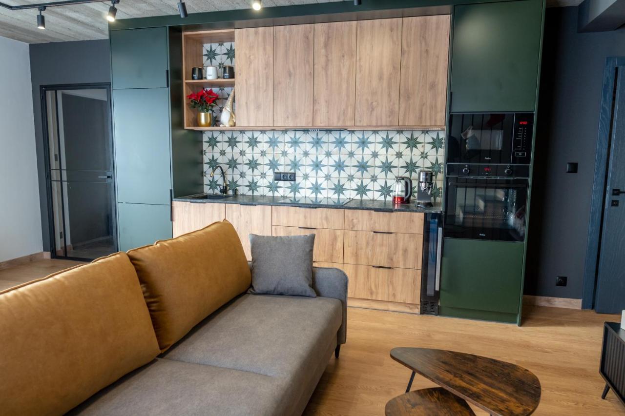 Apartment To Je To *