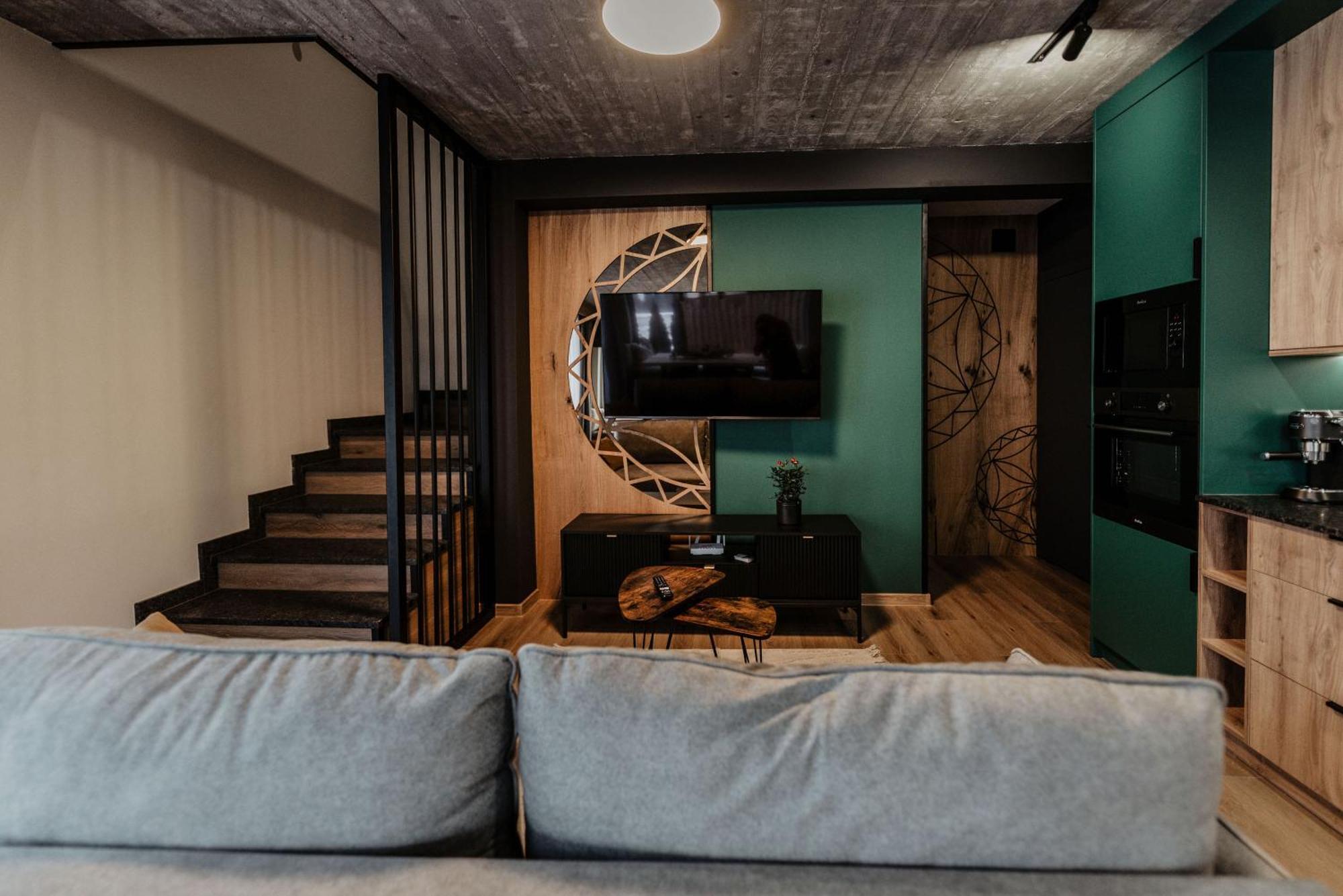 Apartment To Je To
