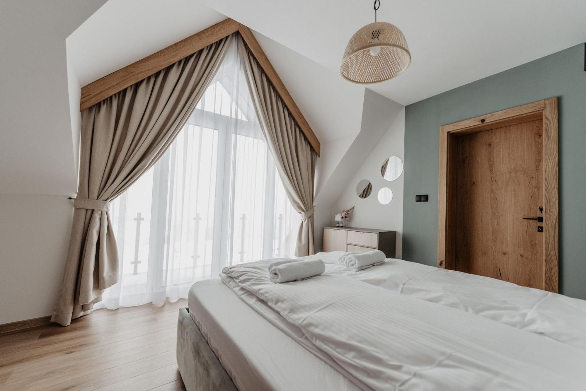 Apartment To Je To
